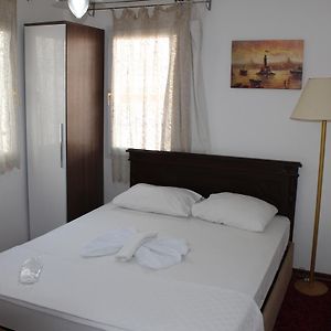 Standard Zimmer mit Kingsize-Bett